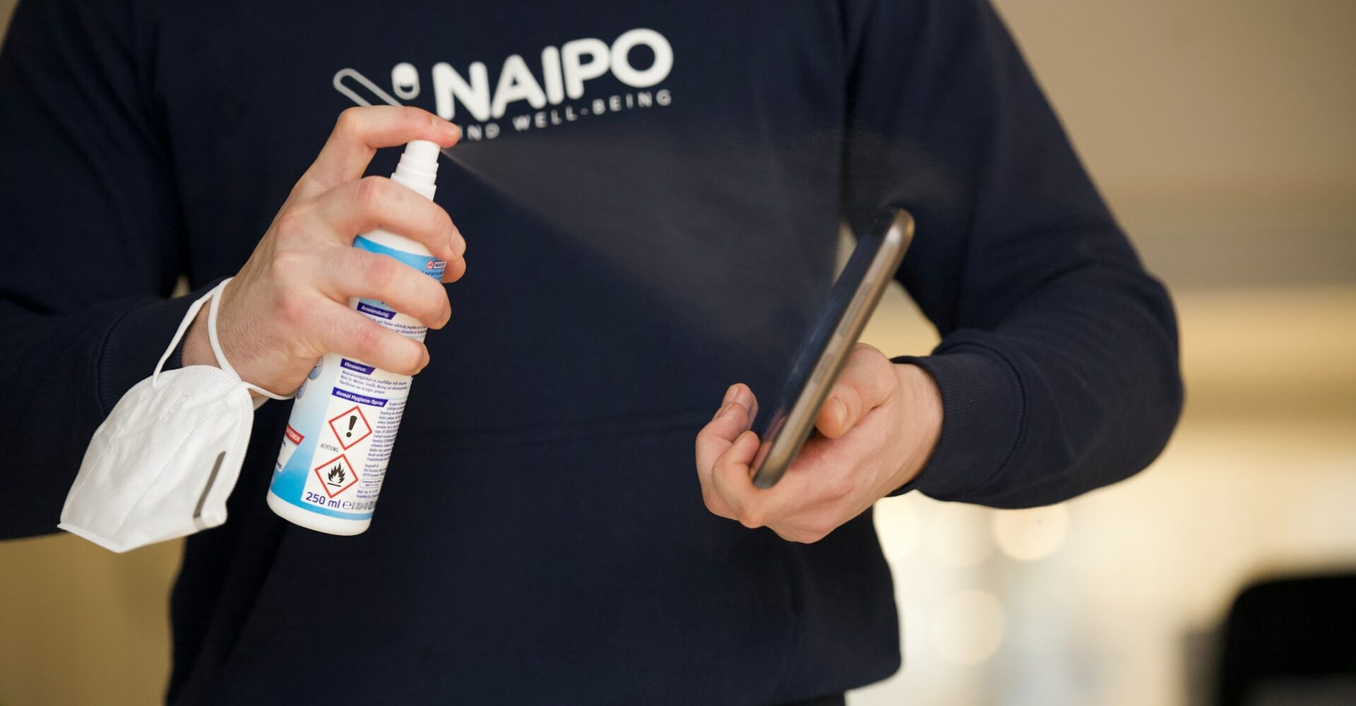 Hygiena mobilního telefonu je v době šířícího se onemocnění covid-19 velmi důležitá